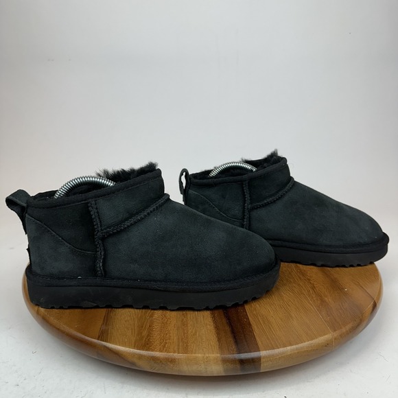 UGG Shoes - Womens Ugg Classic Ultra Mini Black Shearling Lined Comfort Boots Size 7 M GUC